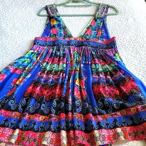 Camilla vneck short dress sz medium